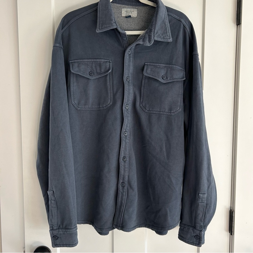 American Eagle Super Soft Blue Button Up Pocket Shirt Size‎ Large